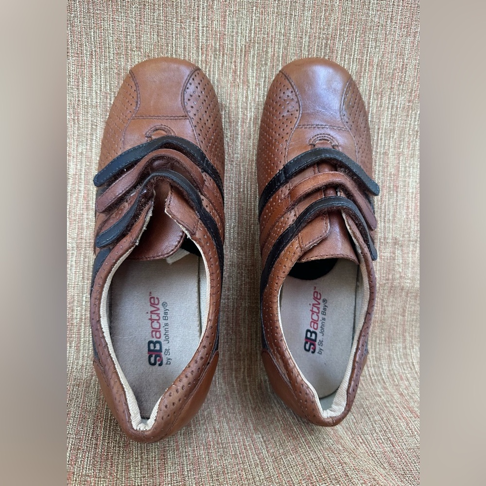 SJB St. John’s Bay Girls Leather Active Shoes